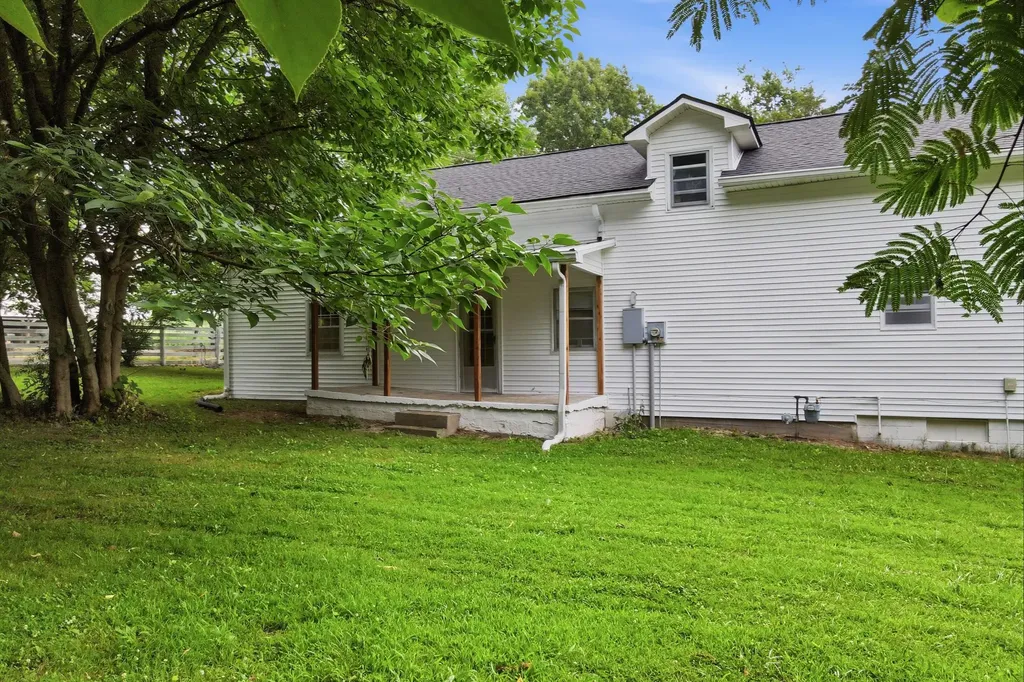 120 Bradley Lane Cottontown TN 37048