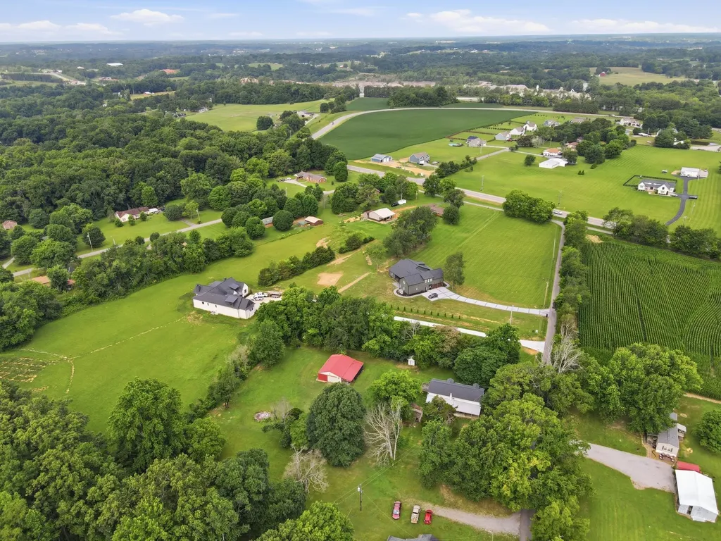 120 Bradley Lane Cottontown TN 37048