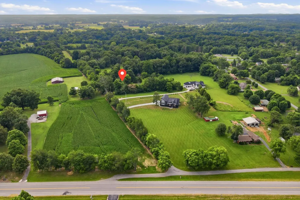 120 Bradley Lane Cottontown TN 37048