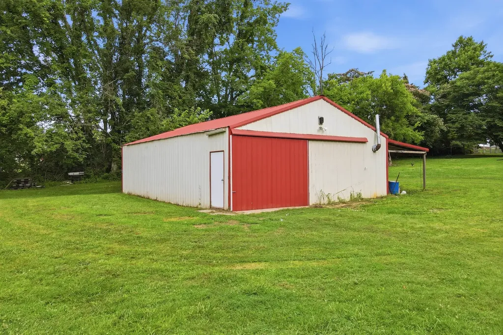 120 Bradley Lane Cottontown TN 37048