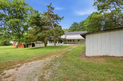 120 Bradley Lane Cottontown TN 37048