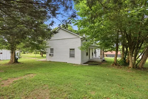 120 Bradley Lane Cottontown TN 37048
