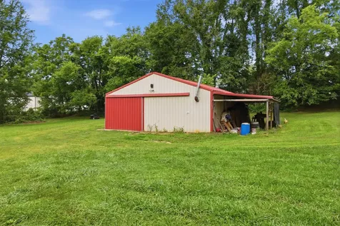 120 Bradley Lane Cottontown TN 37048