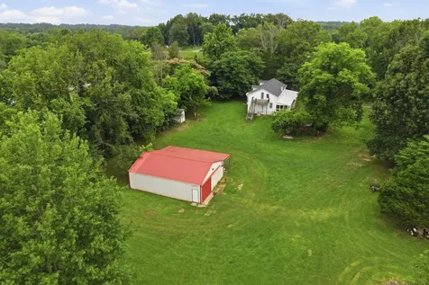 120 Bradley Lane Cottontown TN 37048