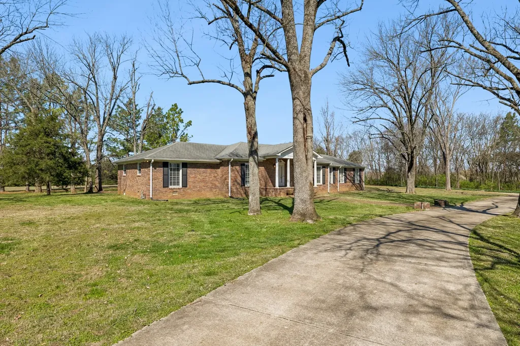 1929 Hickory Ridge Road Lebanon TN 37087