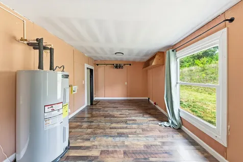 4187 Booker Farm Road Hampshire TN 38461