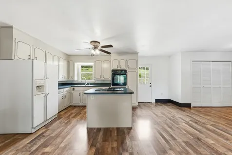 4187 Booker Farm Road Hampshire TN 38461