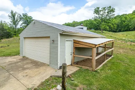 4187 Booker Farm Road Hampshire TN 38461
