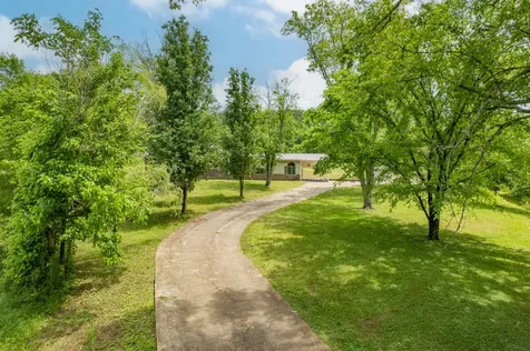 4187 Booker Farm Road Hampshire TN 38461