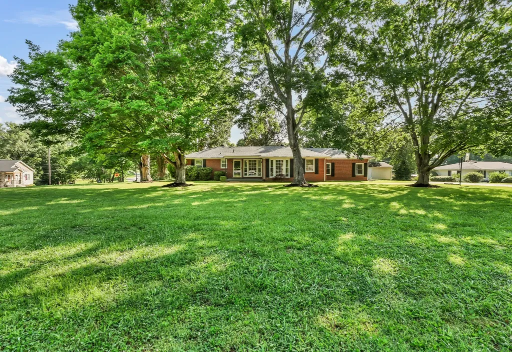 7 Lacy Lane Clarksville TN 37043