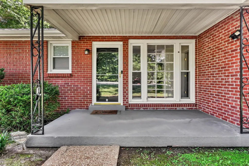 7 Lacy Lane Clarksville TN 37043