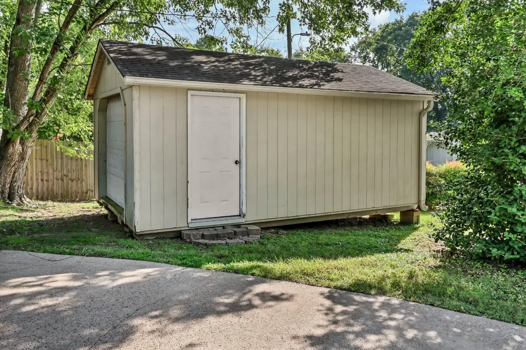 7 Lacy Lane Clarksville TN 37043