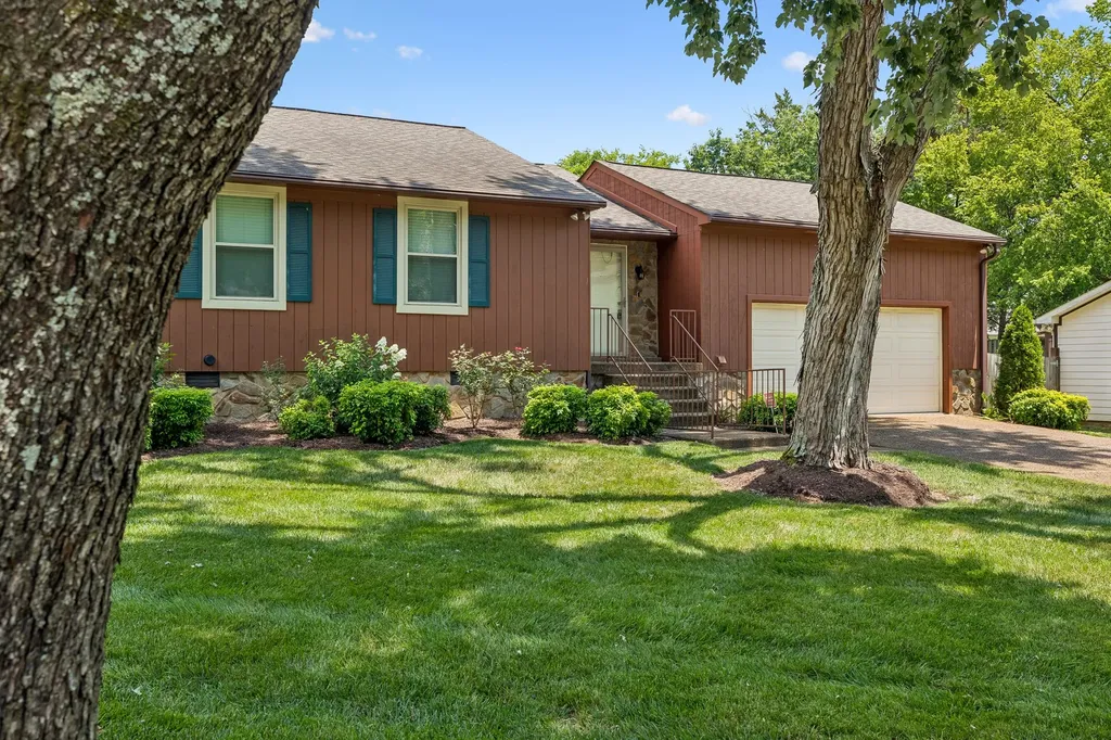 653 Mercer Drive Hermitage TN 37076