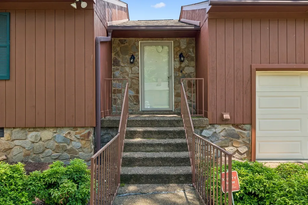 653 Mercer Drive Hermitage TN 37076