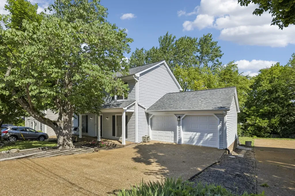5053 English Village Drive Nashville TN 37211