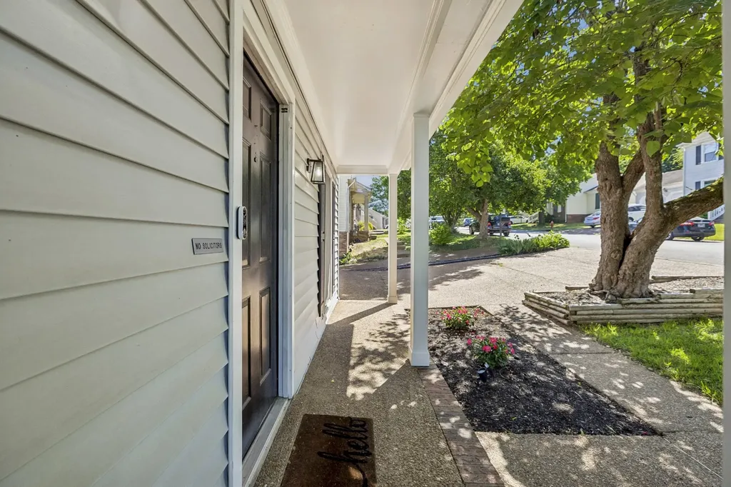 5053 English Village Drive Nashville TN 37211