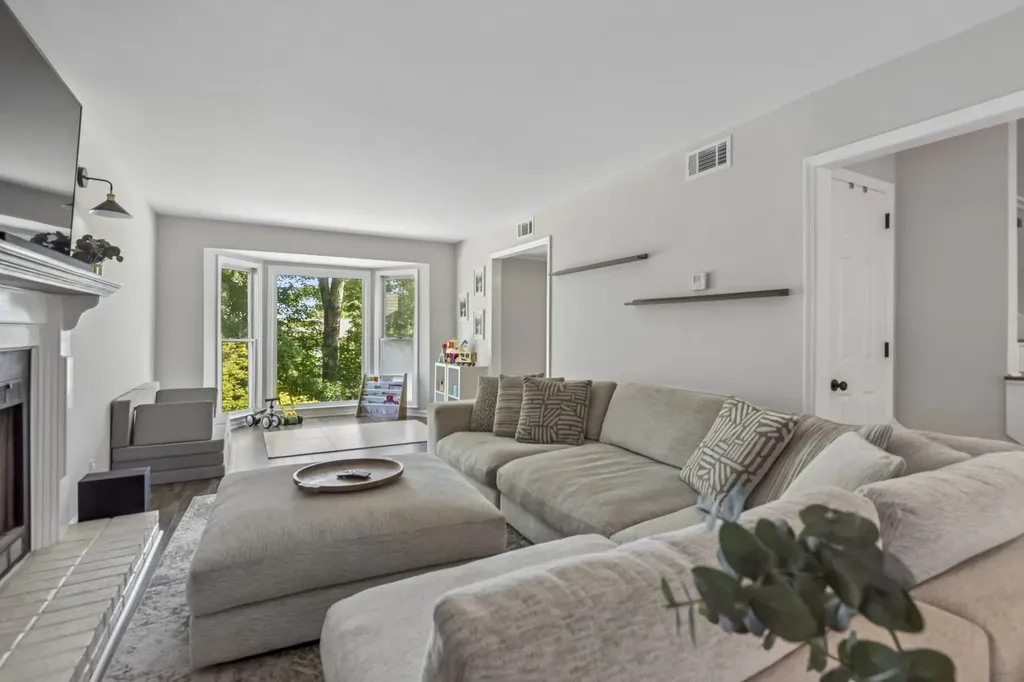 5053 English Village Drive Nashville TN 37211
