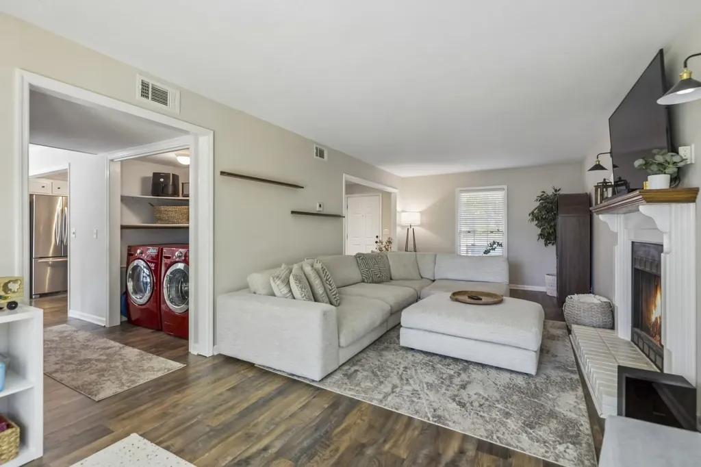 5053 English Village Drive Nashville TN 37211
