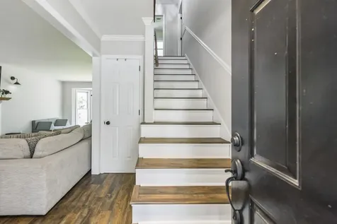 5053 English Village Drive Nashville TN 37211