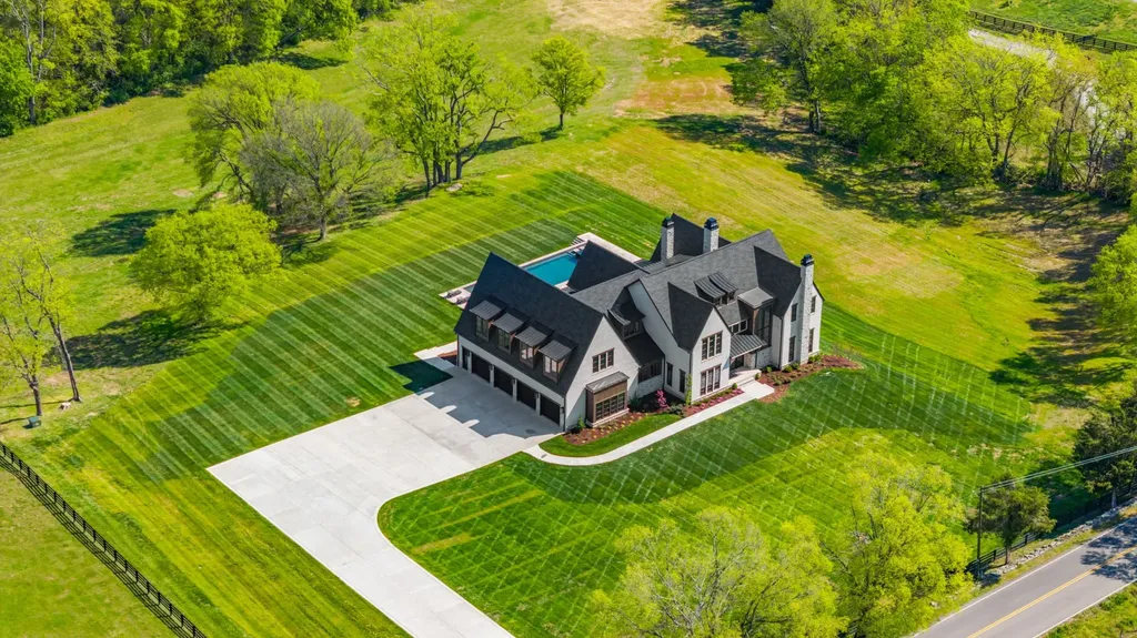 1862 Pleasant Hill Road Franklin TN 37067