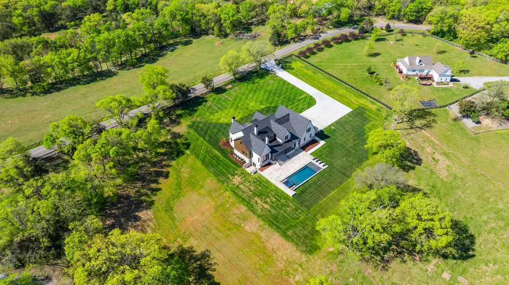 1862 Pleasant Hill Road Franklin TN 37067