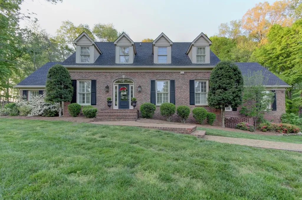 811 Foxwood Road Clarksville TN 37043