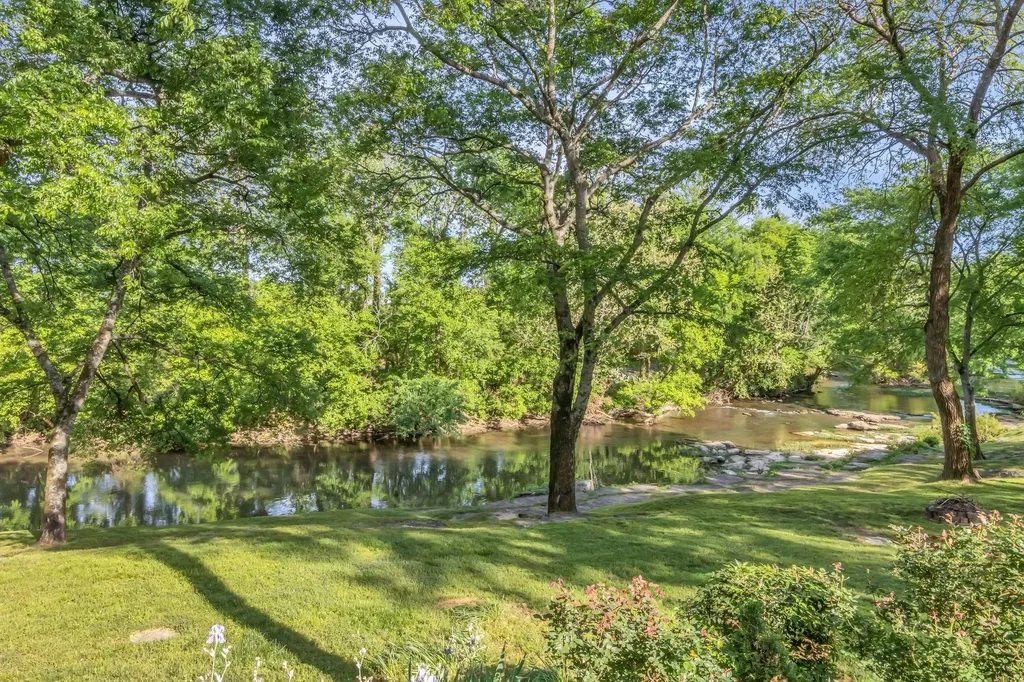 2248 Racquet Club Drive Murfreesboro TN 37128