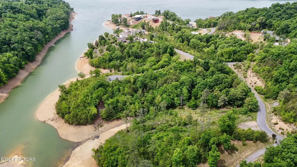 25 Stone Bridge Drive Dandridge TN 37725