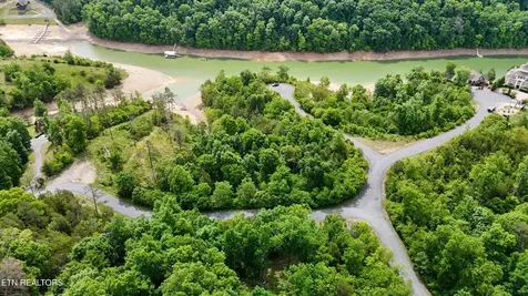 25 Stone Bridge Drive Dandridge TN 37725