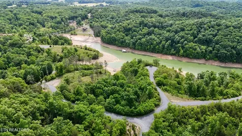 25 Stone Bridge Drive Dandridge TN 37725