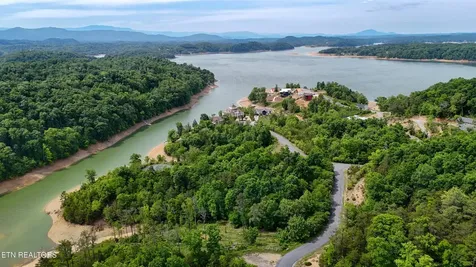 25 Stone Bridge Drive Dandridge TN 37725