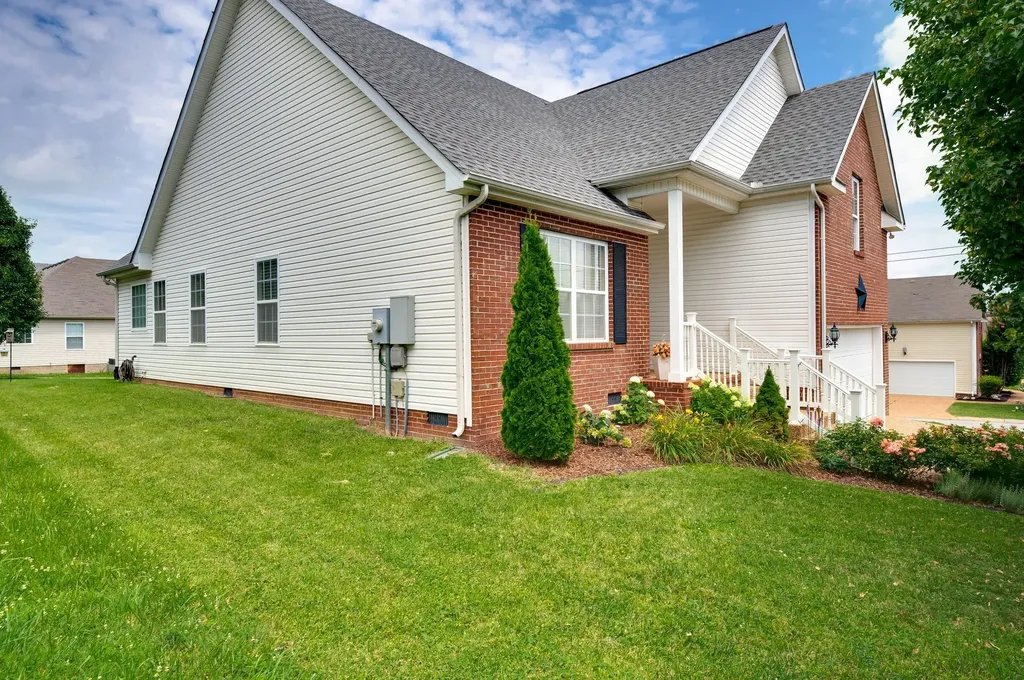 2020 Patrick Way Spring Hill TN 37174