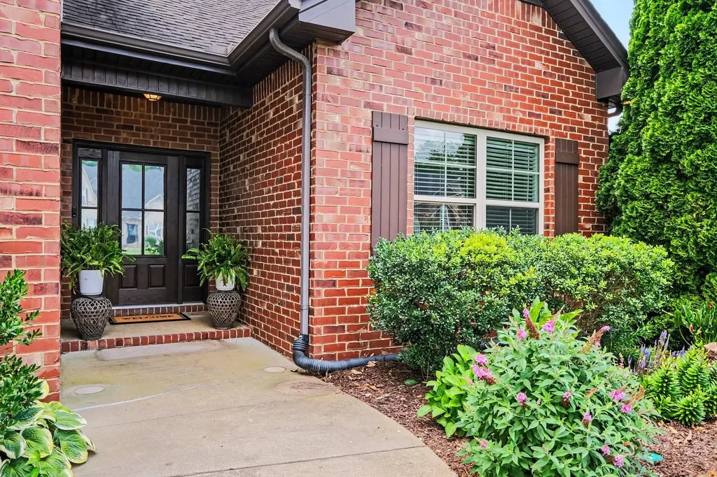 4835 Conquer Drive Murfreesboro TN 37128
