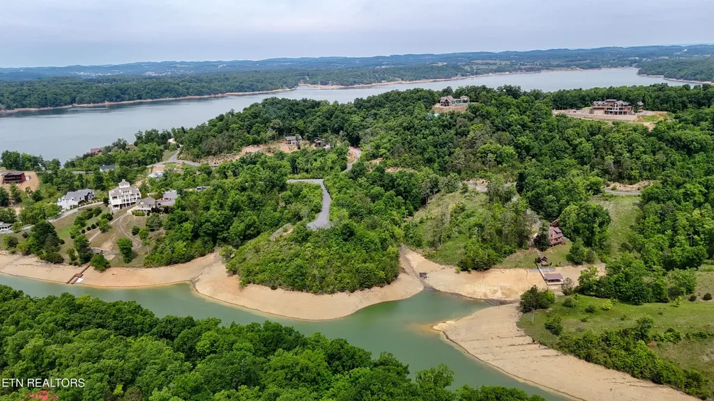 26 Stone Shr Way Dandridge TN 37725