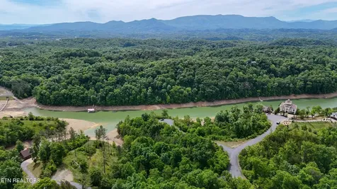 26 Stone Shr Way Dandridge TN 37725