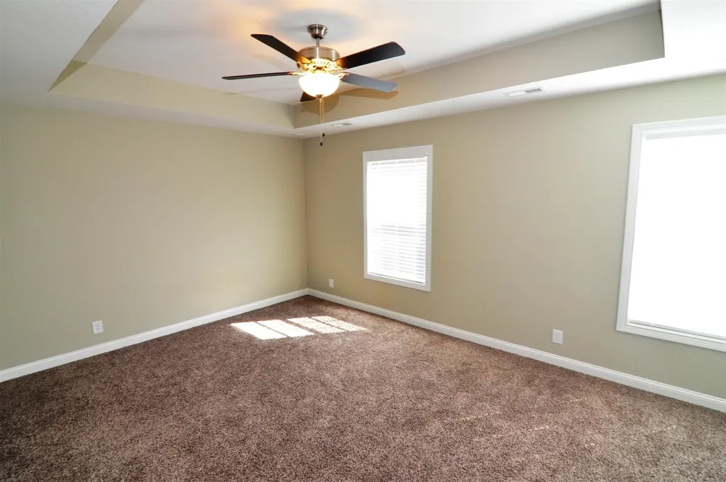 2134 Trophy Trc Clarksville TN 37040