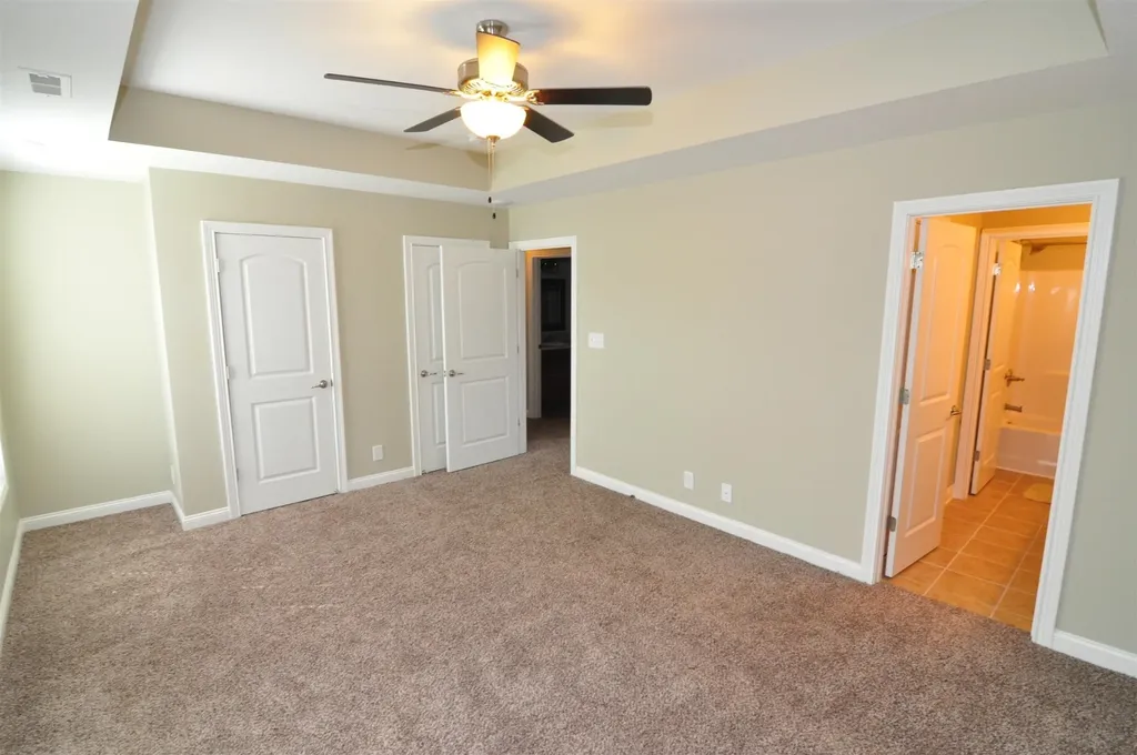 2134 Trophy Trc Clarksville TN 37040