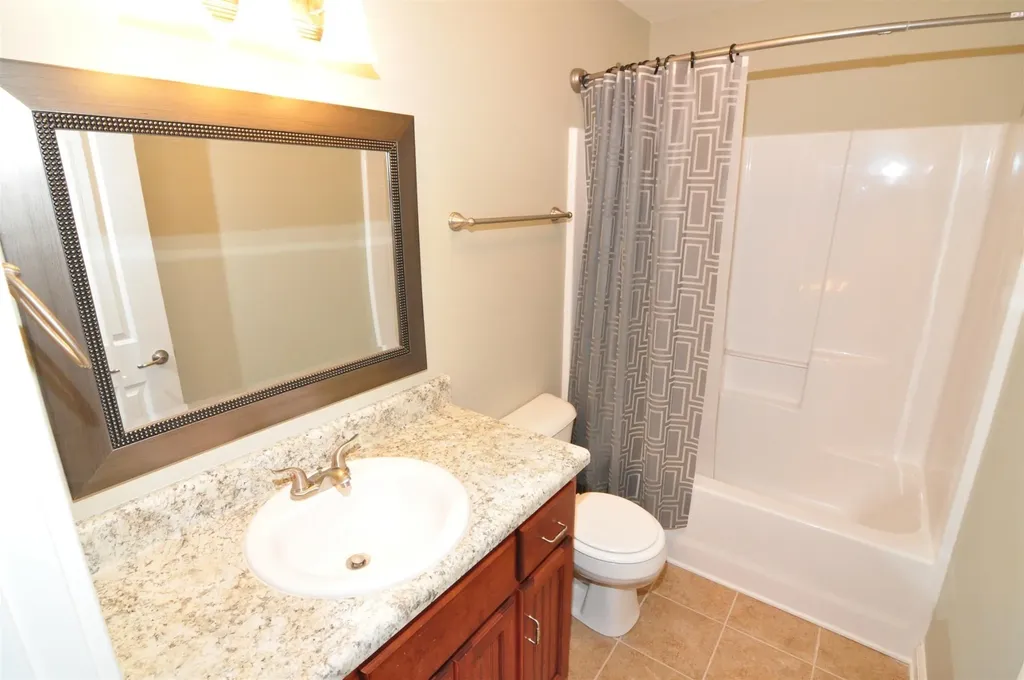 2134 Trophy Trc Clarksville TN 37040