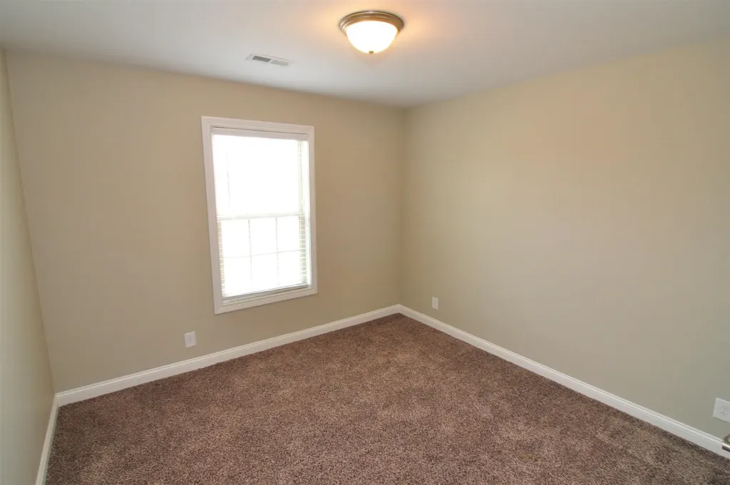 2134 Trophy Trc Clarksville TN 37040