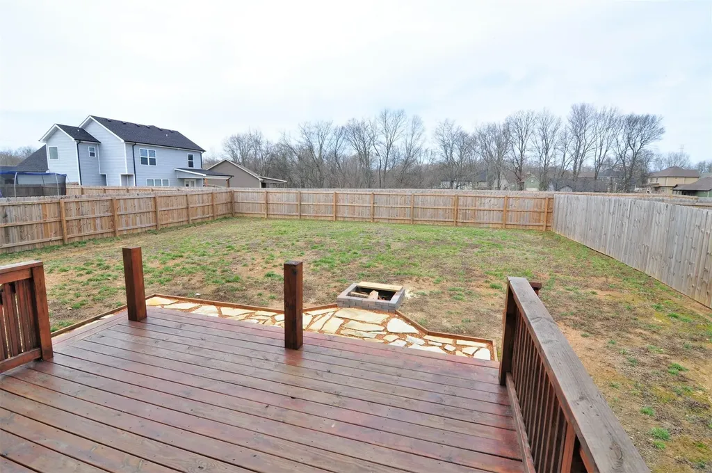 2134 Trophy Trc Clarksville TN 37040