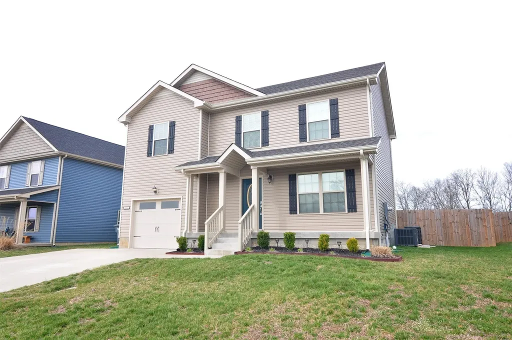 2134 Trophy Trc Clarksville TN 37040