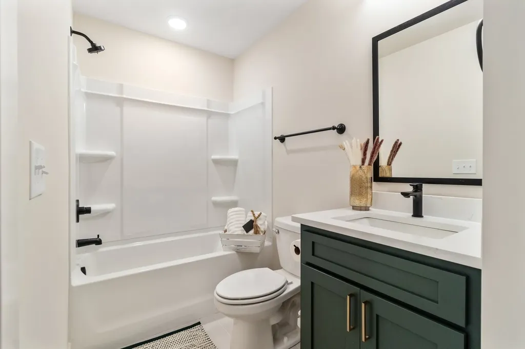 53 Holland Park Clarksville TN 37043