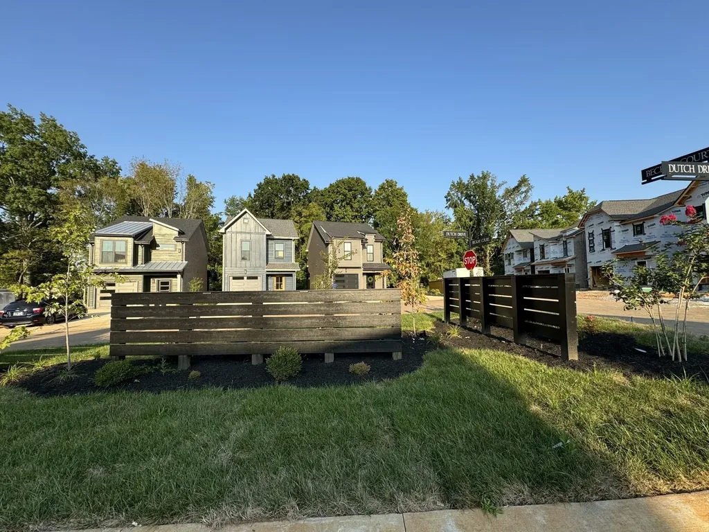 53 Holland Park Clarksville TN 37043