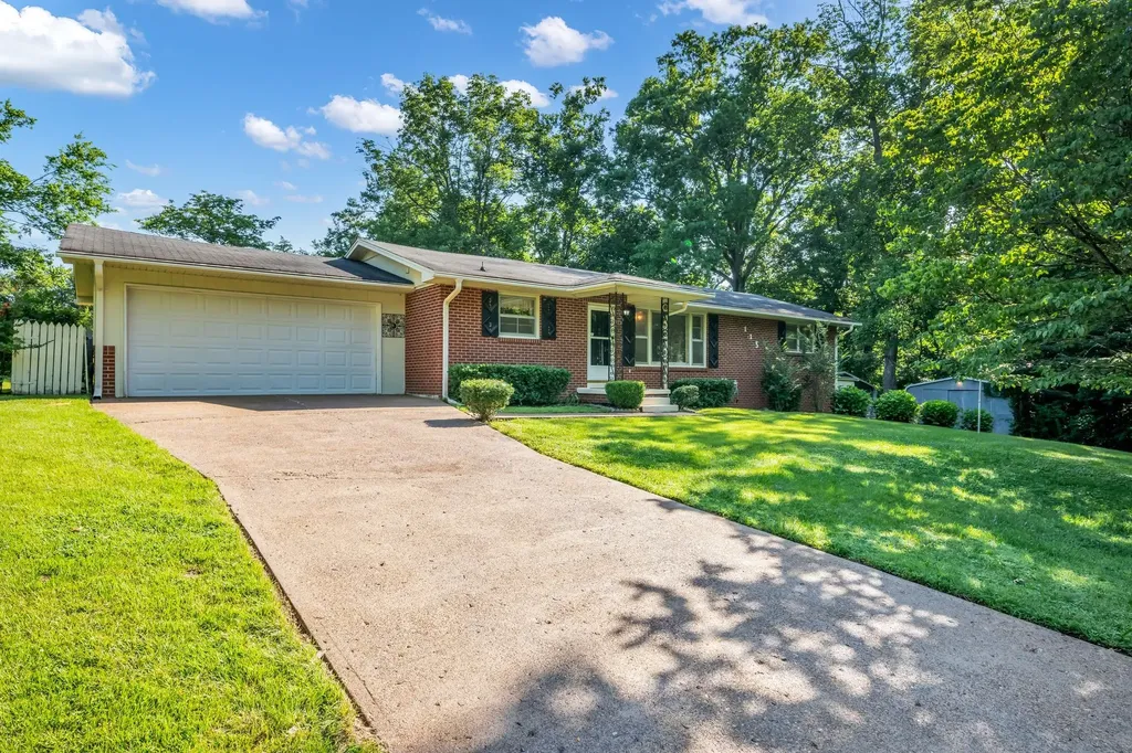 115 Atkinson Heights Centerville TN 37033