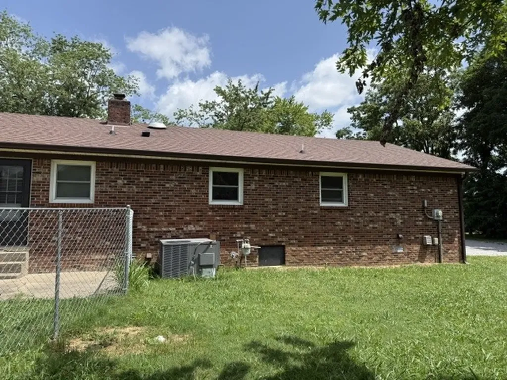 647 52 E Highway, E Portland TN 37148