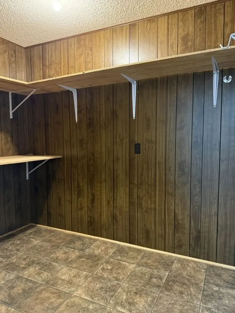 647 52 E Highway, E Portland TN 37148