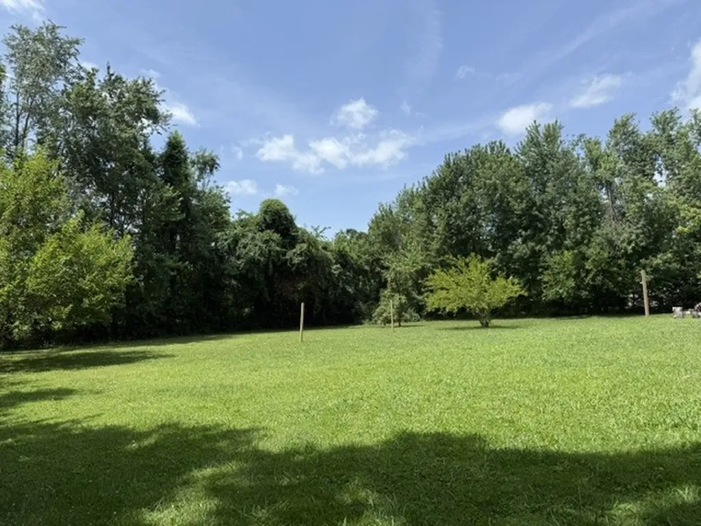 647 52 E Highway, E Portland TN 37148