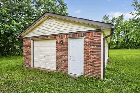 647 52 E Highway, E Portland TN 37148