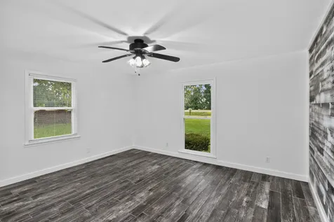 647 52 E Highway, E Portland TN 37148