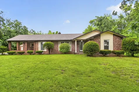 647 52 E Highway, E Portland TN 37148
